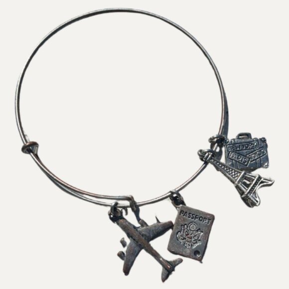 🌍✈️ Travel Charm Bracelet ✈️🌍 - Picture 1 of 2